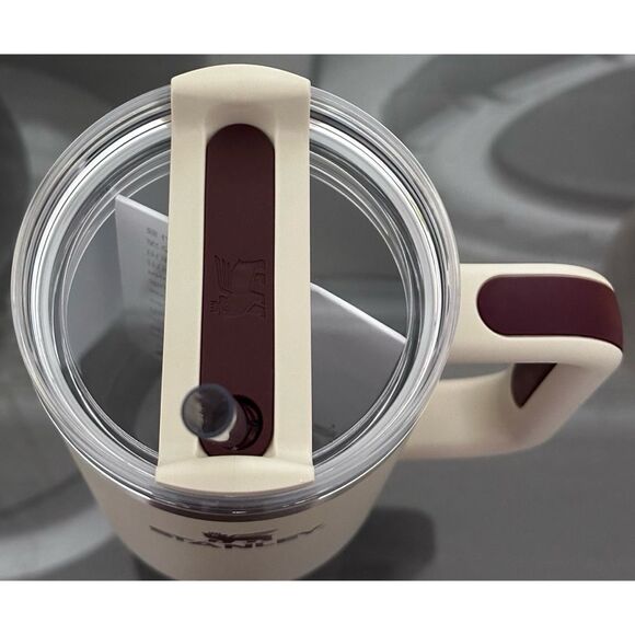 Stanley Quencher H2.0 FlowState 40oz Tumbler,‎ MACADAMIA TAN - Picture 4 of 5